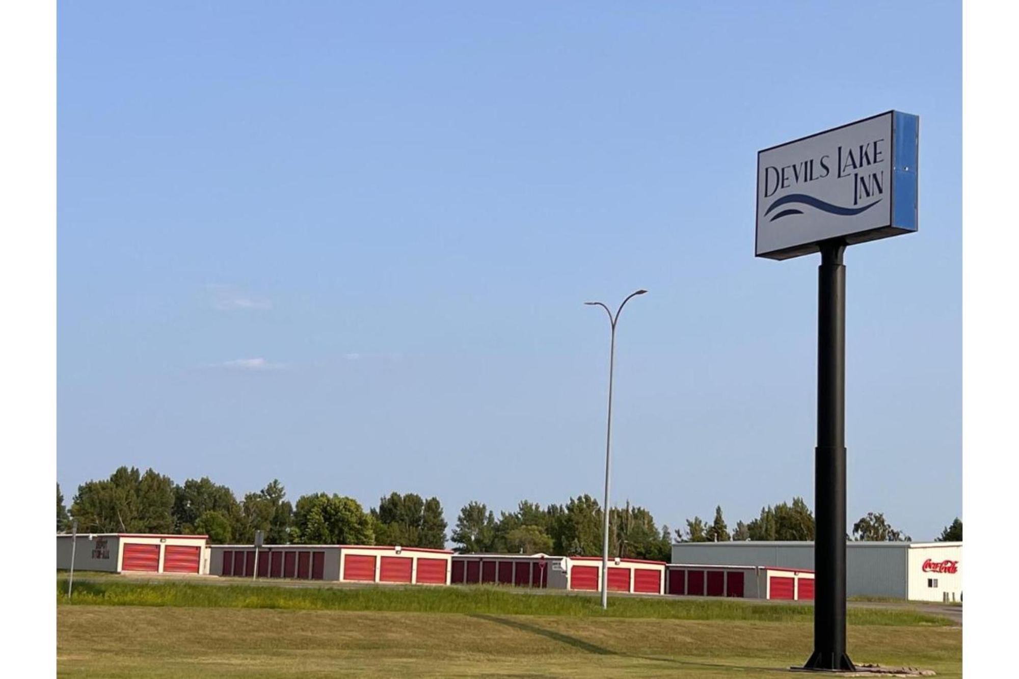 Devils Lake Inn By Oyo Near Devils Lake Regional Airport Екстер'єр фото