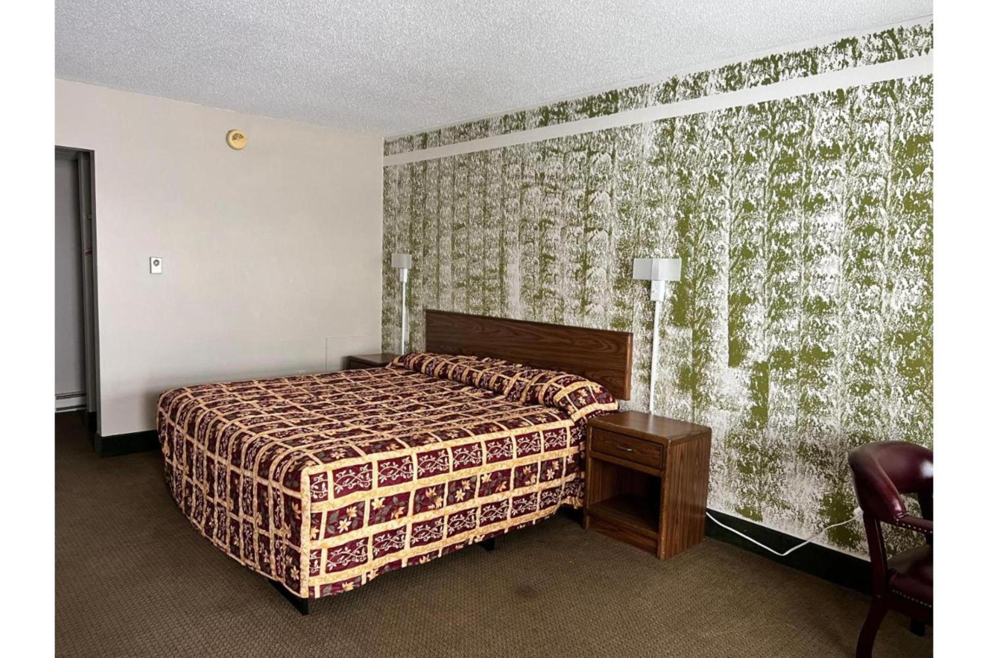 Devils Lake Inn By Oyo Near Devils Lake Regional Airport Екстер'єр фото