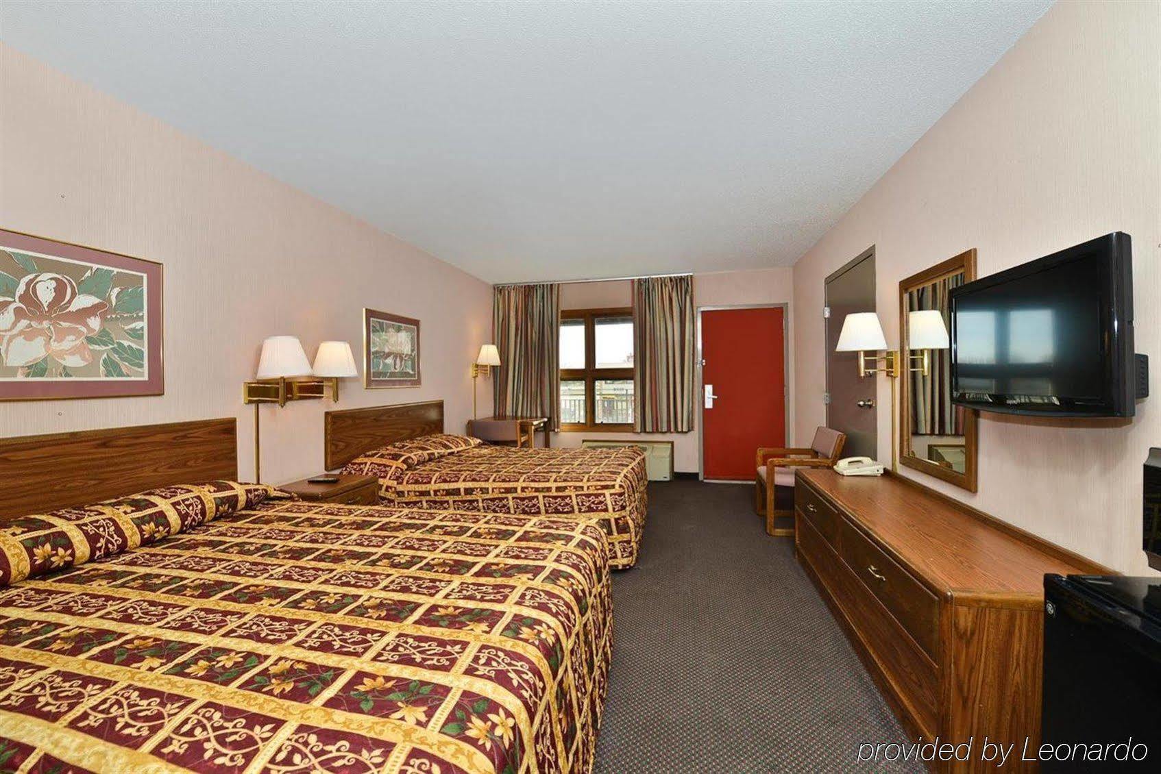 Devils Lake Inn By Oyo Near Devils Lake Regional Airport Екстер'єр фото