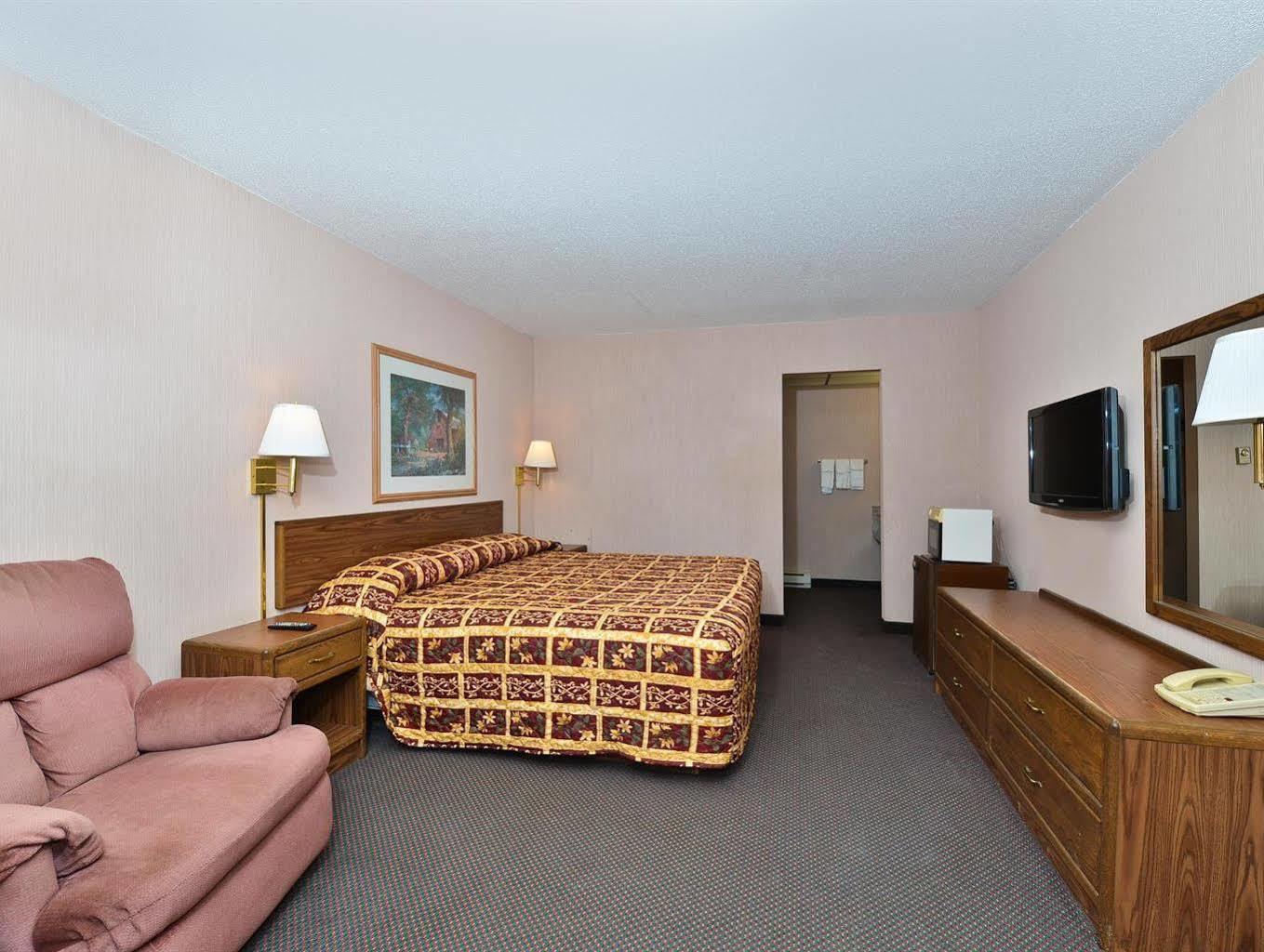 Devils Lake Inn By Oyo Near Devils Lake Regional Airport Екстер'єр фото